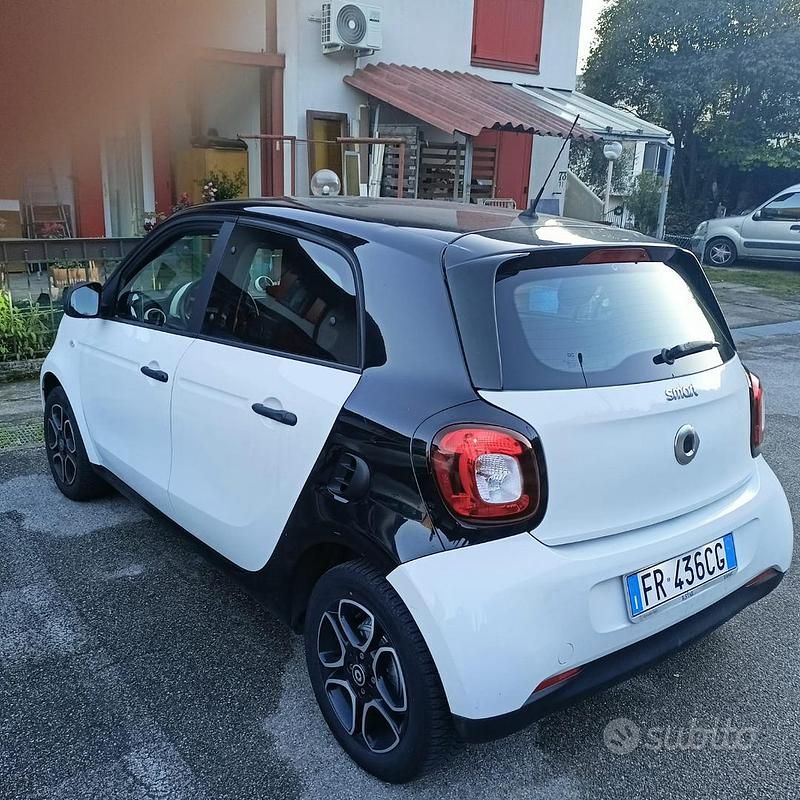 Usata Smart ForFour 61 CV (44 kW) 2018 Utilitaria