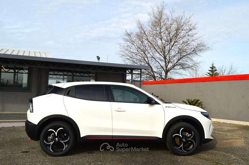 Nuova Alfa Romeo Junior Edizione Speciale 145 CV (106 kW) 2025 Bianco alfa SUV
