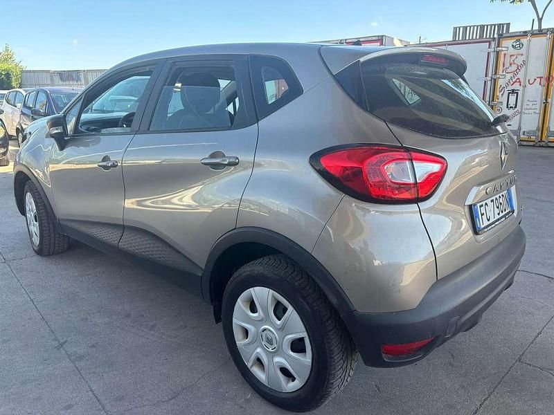 Usata Renault Captur Iconic 90 CV (66 kW) 2016 Bronzo SUV