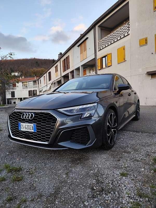 Usata Audi A3 S-Line 116 CV (85 kW) 2021 Grigio Berlina