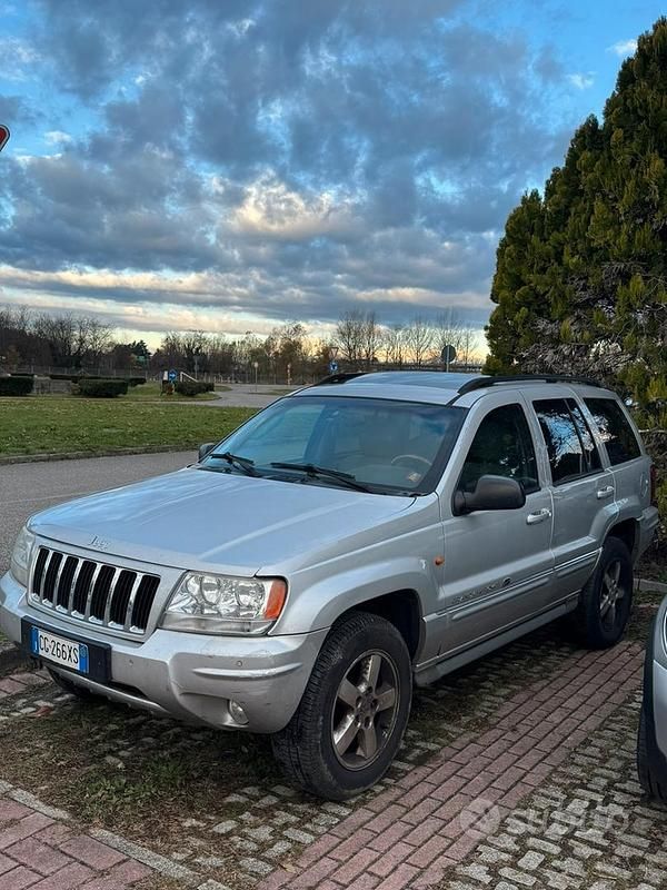 Usata Jeep Grand Cherokee Overland 163 CV (119 kW) 2003 Grigio SUV