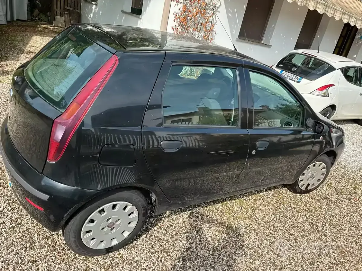 Usata Fiat Punto Classica 60 CV (44 kW) 2009 Nero Utilitaria