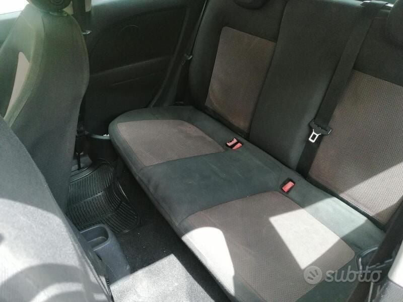 Usata Opel Corsa 90 CV (66 kW) 2008 Nero Utilitaria