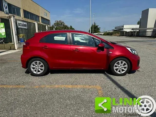 Usata Kia Rio 84 CV (61 kW) 2016 Rosso Utilitaria