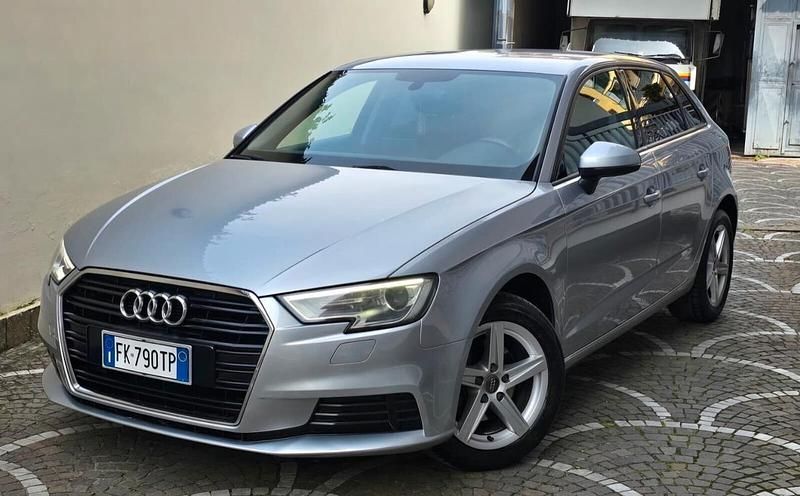Usata Audi A3 Sport 116 CV (85 kW) 2017 Grigio Berlina