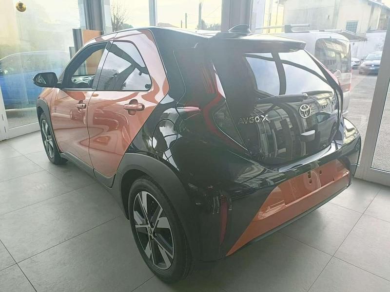 Nuova Toyota Aygo X 92 CV (67 kW) 2025 Cinnamon brown SUV