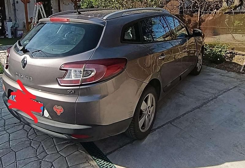 Usata Renault Mégane III 110 CV (80 kW) 2010 Grigio Station wagon