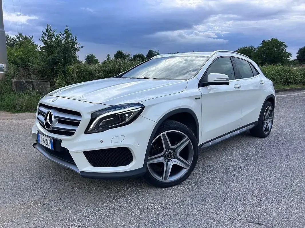 Usata Mercedes GLA220 Premium 177 CV (130 kW) 2016 Bianco SUV