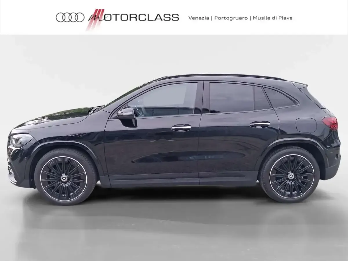 Usata Mercedes GLA200 AMG Line Premium Plus 150 CV (110 kW) 2025 Nero SUV
