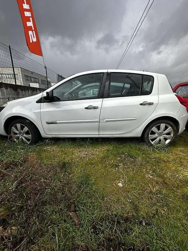 Usata Renault Clio IV 68 CV (50 kW) 2012 Berlina