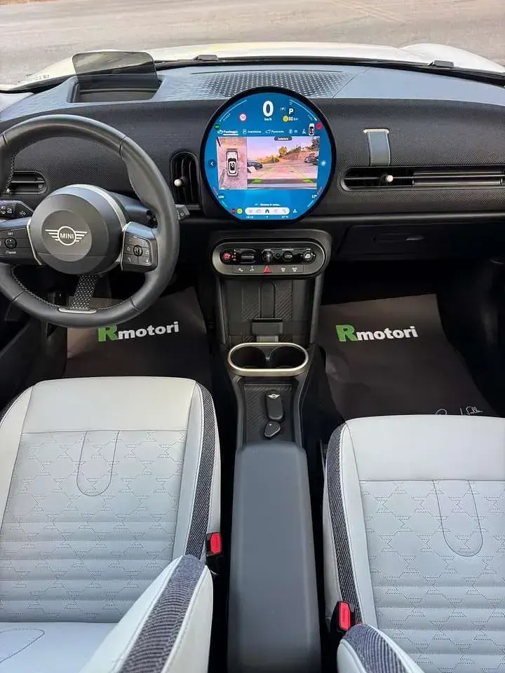 Usata Mini Cooper Favoured 114 kW (156 CV) 2025 Bianco Utilitaria