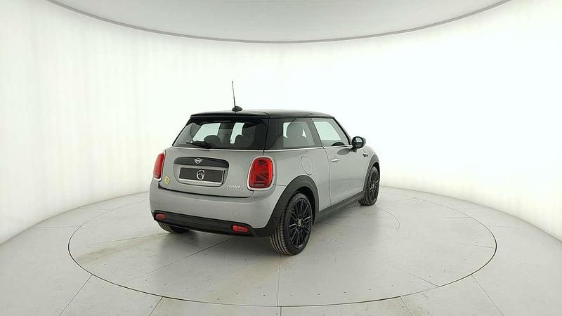 Usata Mini Cooper SE Classic 75 kW (102 CV) 2023 Argento Utilitaria