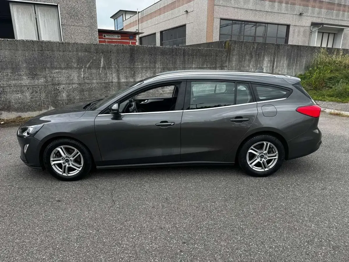 Usata Ford Focus Vignale 120 CV (88 kW) 2019 Grigio Station wagon
