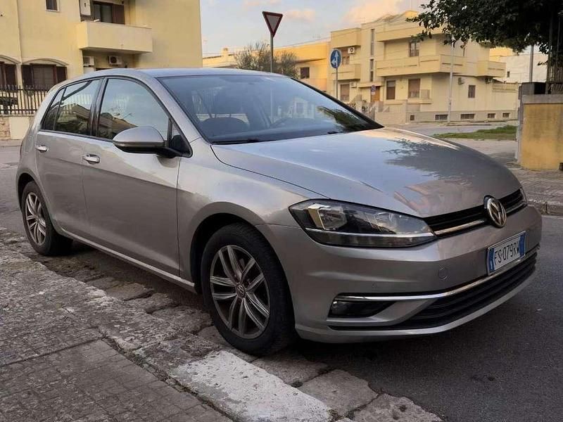 Grigio Usata 2018 VW Golf Executive Tre volumi | 14.500 € (Super prezzo) - Immagine 1/4