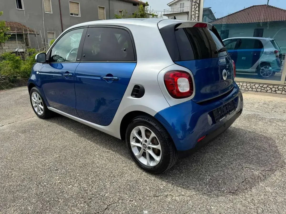 Usata Smart ForFour Passion 90 CV (66 kW) 2019 Blu/azzurro Utilitaria