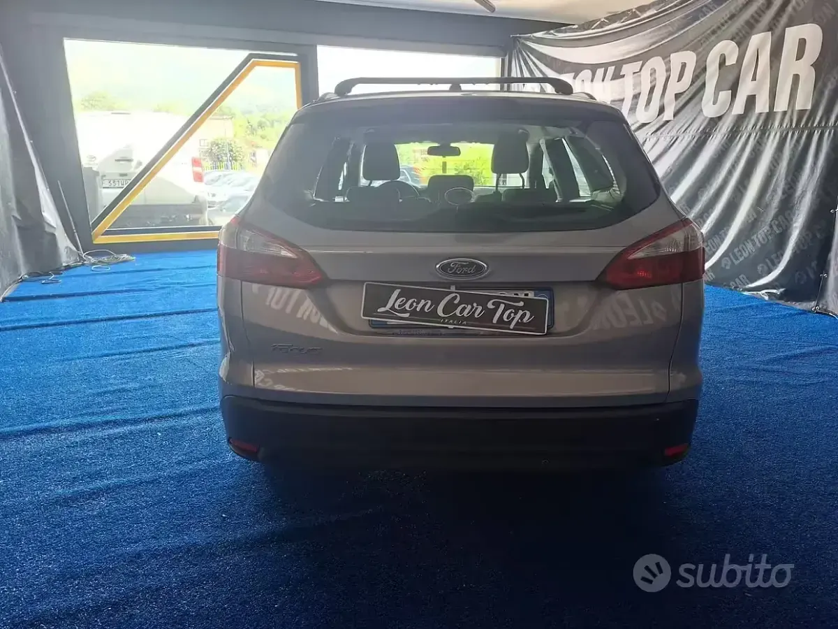Usata Ford Focus 95 CV (69 kW) 2014 Grigio Station wagon