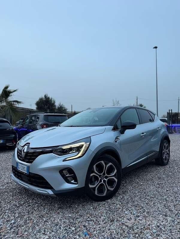 Usata Renault Captur Intens 101 CV (74 kW) 2020 Argento SUV