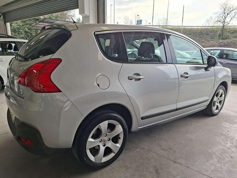 Usata Peugeot 3008 Active 112 CV (82 kW) 2012 Argento Station wagon