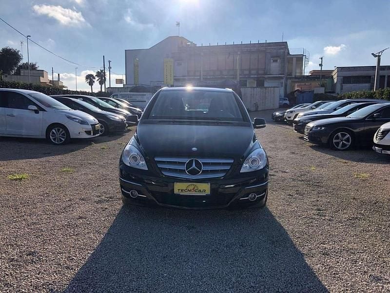 Nero Usata 2010 Mercedes B180 Monovolume | 5000 € (Buon prezzo) - Immagine 1/4