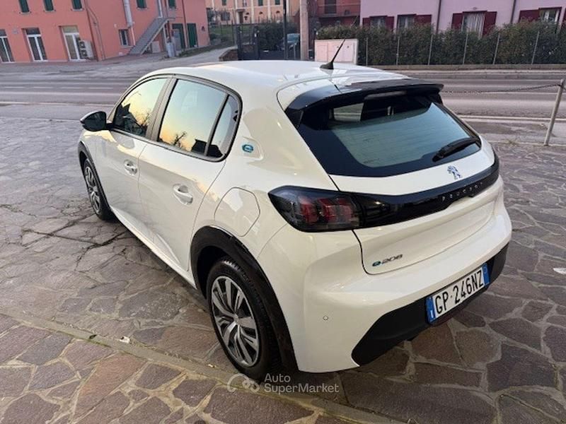 Usata Peugeot 208 56 kW (77 CV) 2023 Bianco Utilitaria
