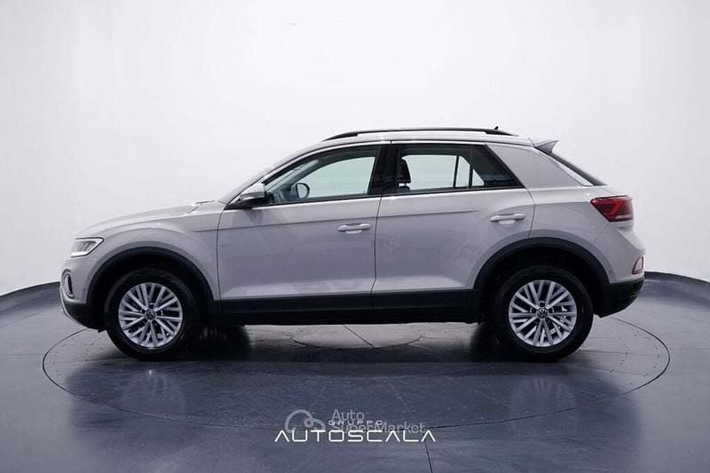 Usata VW T-Roc Life 110 CV (80 kW) 2024 Gray SUV