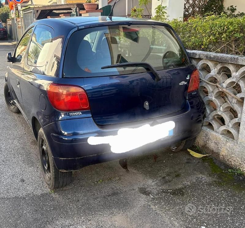 Usata Toyota Yaris 2005 Blu Berlina