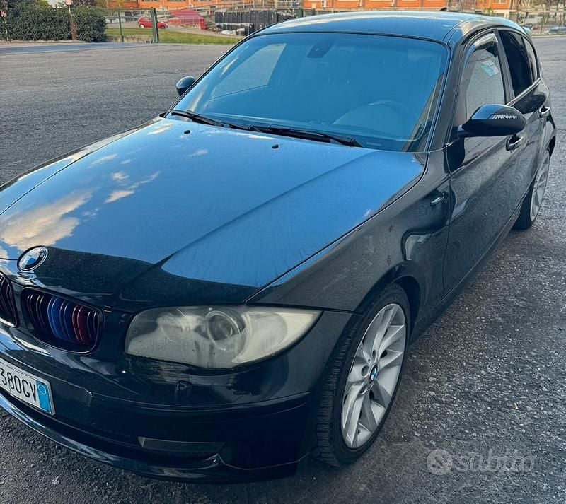 Nero Usata 2008 BMW 118 Due volumi | 2250 € (Buon prezzo) - Immagine 1/4