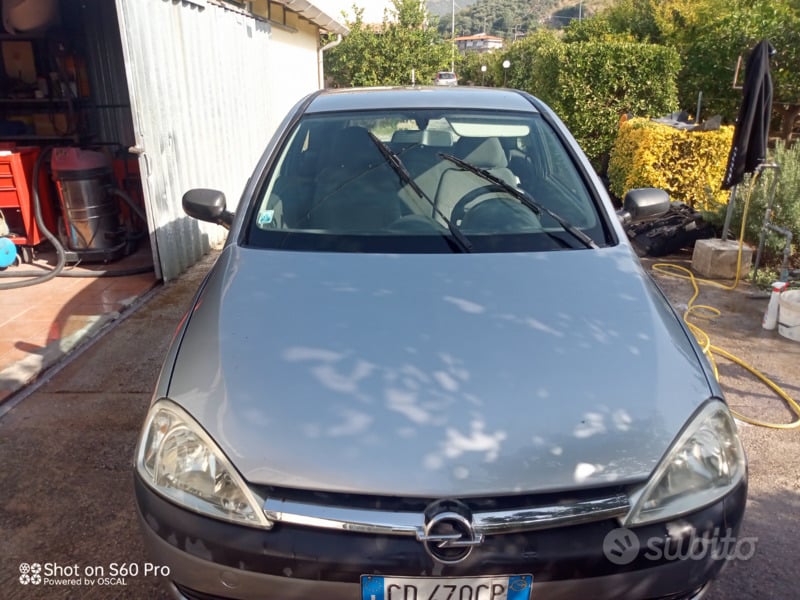 Usato 2003 Opel Corsa 1.0 Benzin 54 CV (1.000 €)
