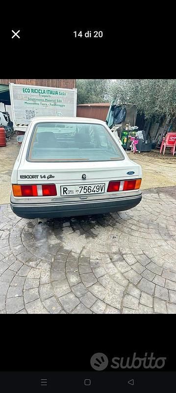 Usata Ford Escort Ghia 73 CV (53 kW) 1989 Bianco Berlina