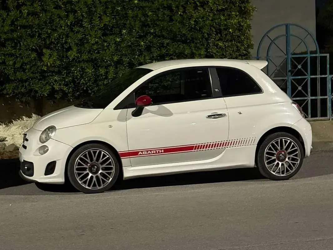 Usata Abarth 500 135 CV (99 kW) 2009 Bianco Utilitaria