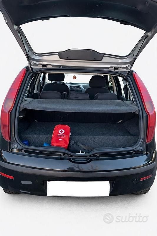 Usata Fiat Punto 52 CV (38 kW) 2007 Nero Berlina