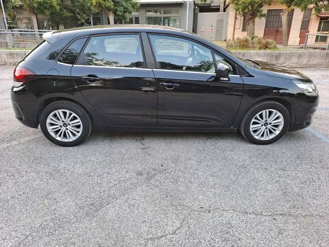 Usata Citroën C4 Feel 99 CV (72 kW) 2016 Nero Berlina