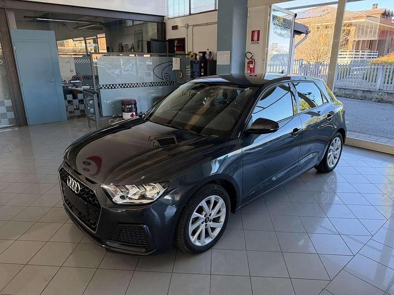 Usata Audi A1 Sportback Admired 95 CV (69 kW) 2022 Grigio Utilitaria