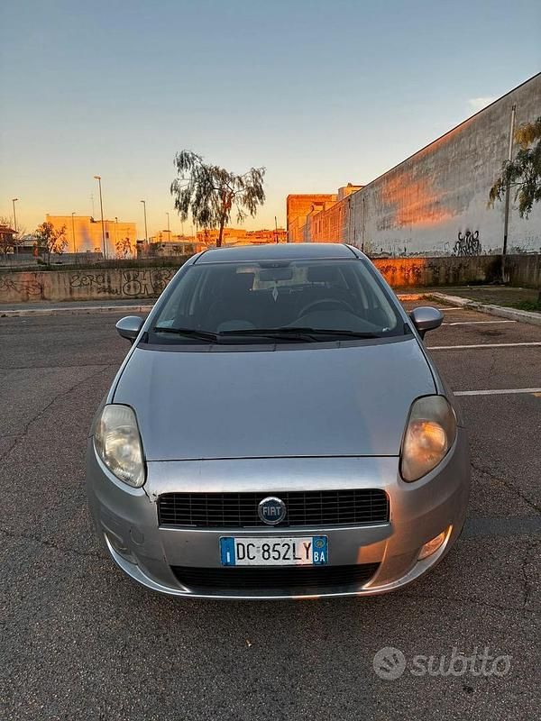 Usata Fiat Grande Punto Active 65 CV (47 kW) 2006 Grigio Utilitaria