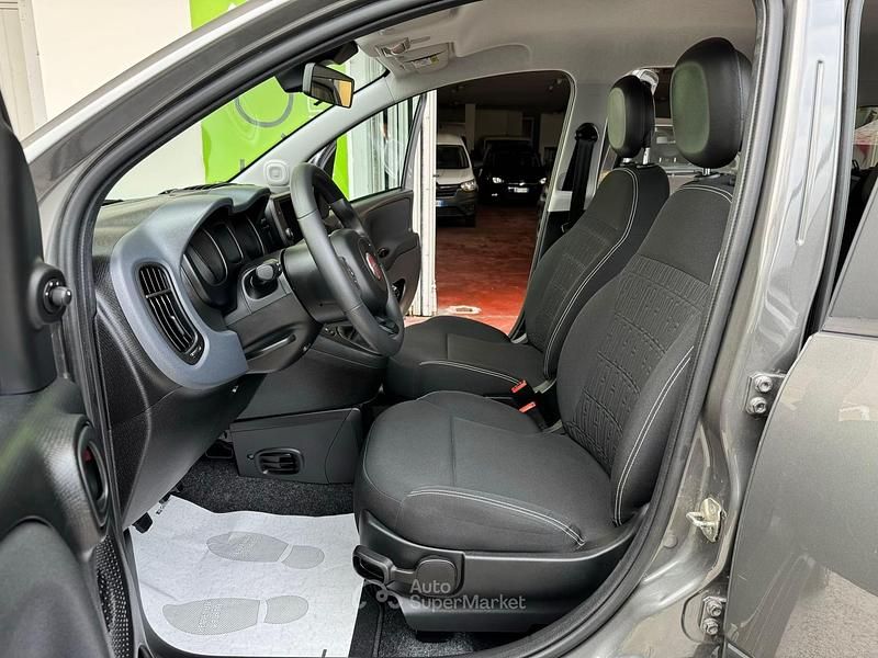 Usata Fiat Panda Cross Cross 69 CV (50 kW) 2023 Grigio Utilitaria