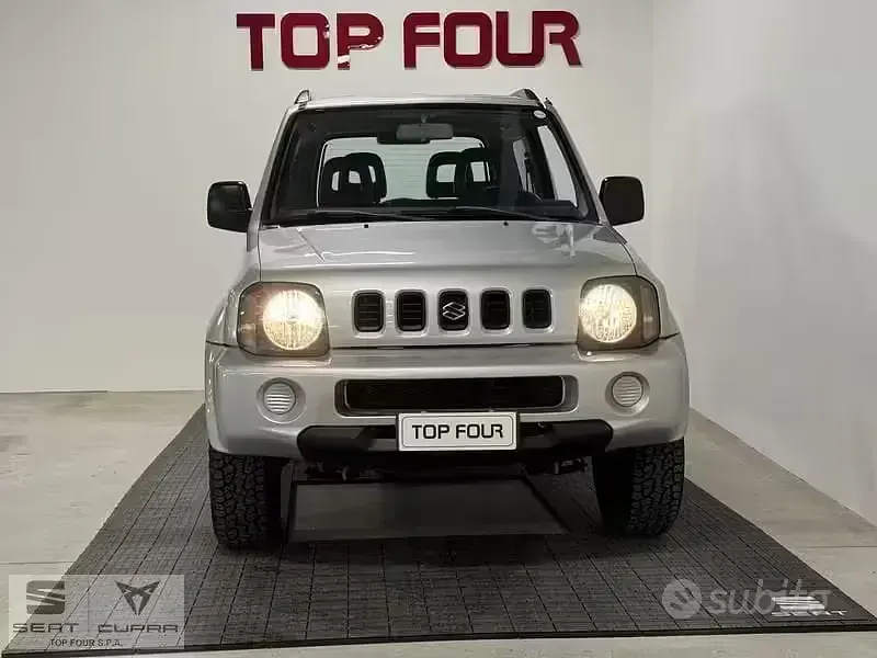 Usata Suzuki Jimny 82 CV (60 kW) 2002 Grigio SUV
