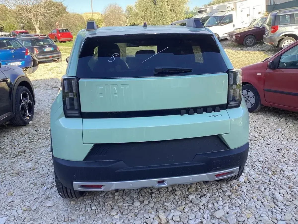 Nuova Fiat Grande Panda Business 100 CV (73 kW) 2026 Verde Utilitaria