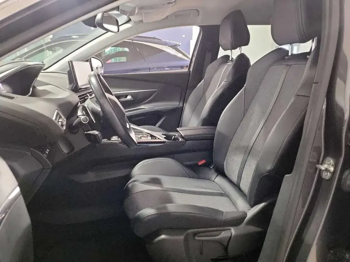 Usata Peugeot 5008 Allure 131 CV (96 kW) 2021 Grigio SUV