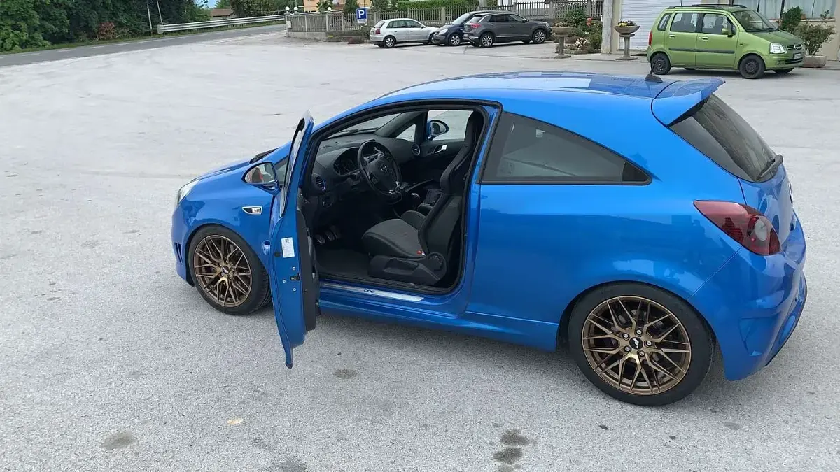 Usata Opel Corsa OPC 192 CV (141 kW) 2014 Utilitaria