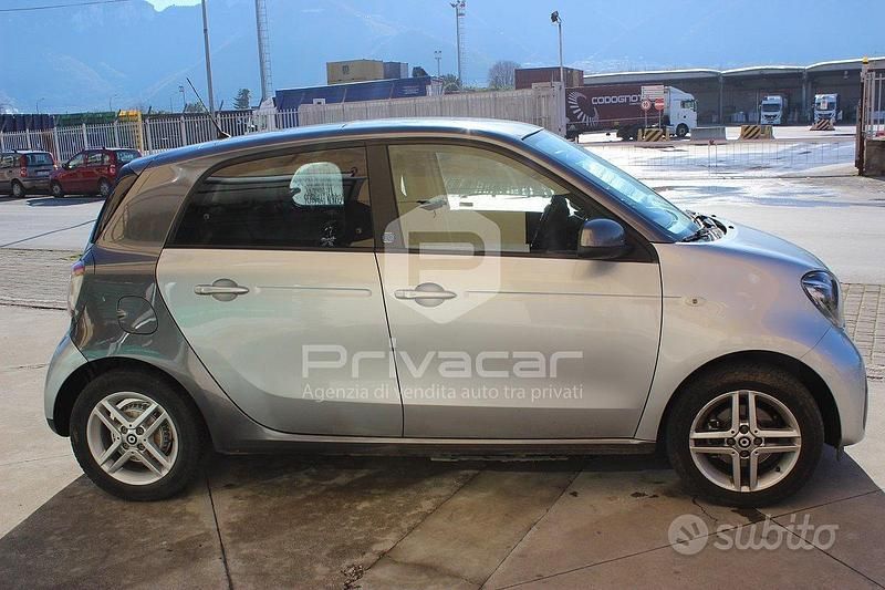 Usata Smart ForFour 41 kW (56 CV) 2021 Grigio Utilitaria