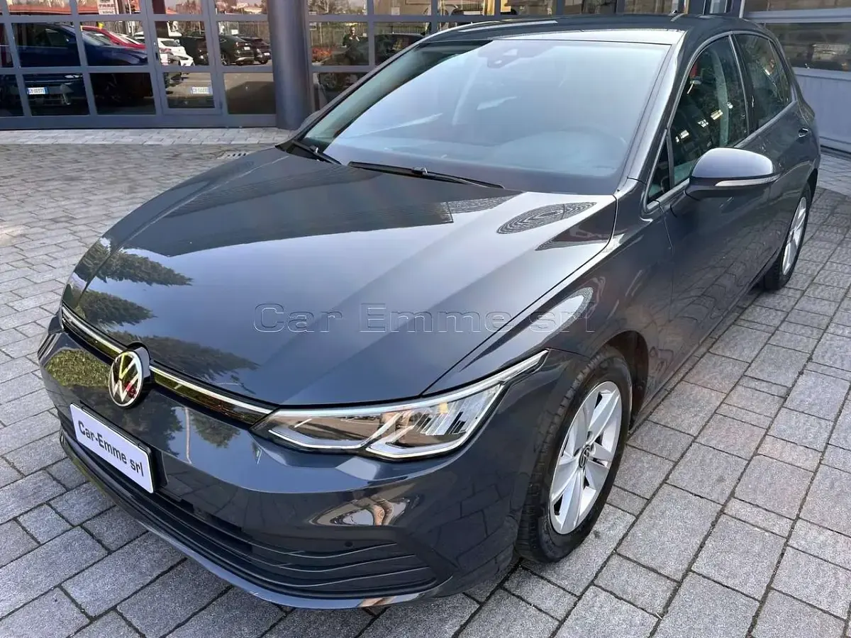 Usata VW Golf VIII Life 110 CV (80 kW) 2023 Grigio Berlina