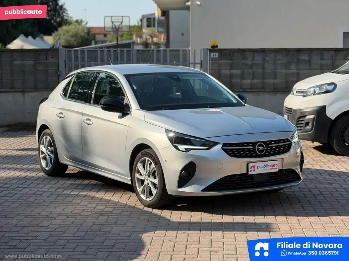 Usata Opel Corsa Elegance 102 CV (75 kW) 2023 Argento Utilitaria