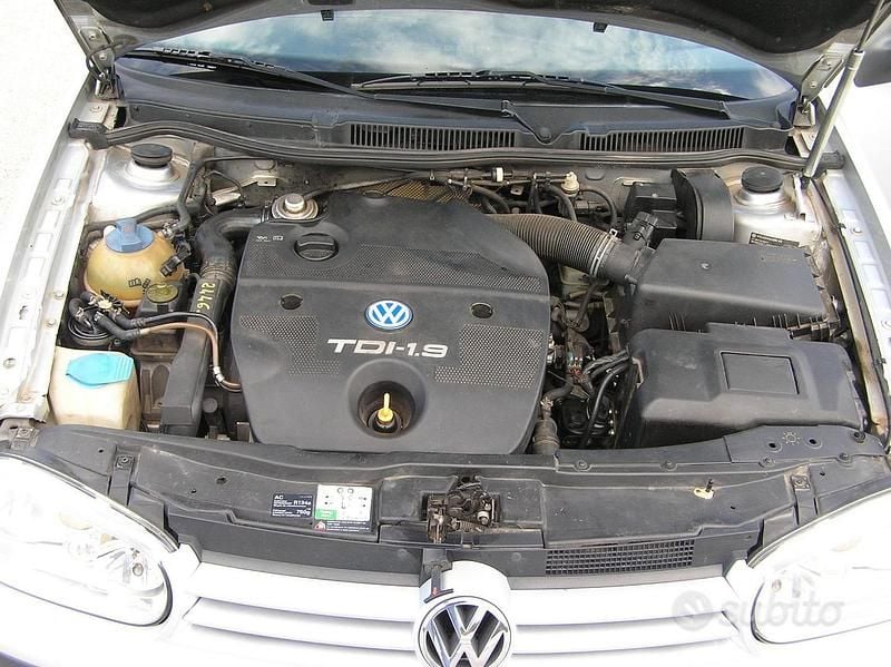 Usata VW Golf IV 102 CV (75 kW) 2002 Berlina