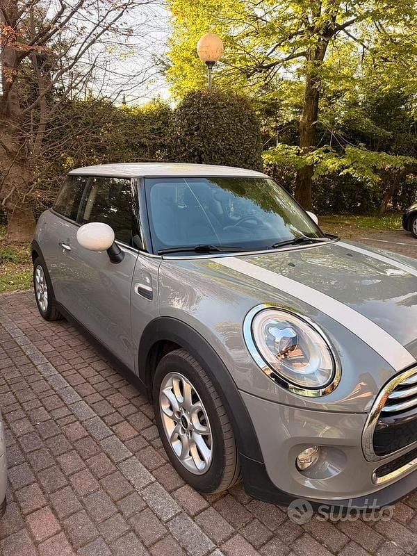 Usata Mini Cooper 116 CV (85 kW) 2016 Grigio Utilitaria