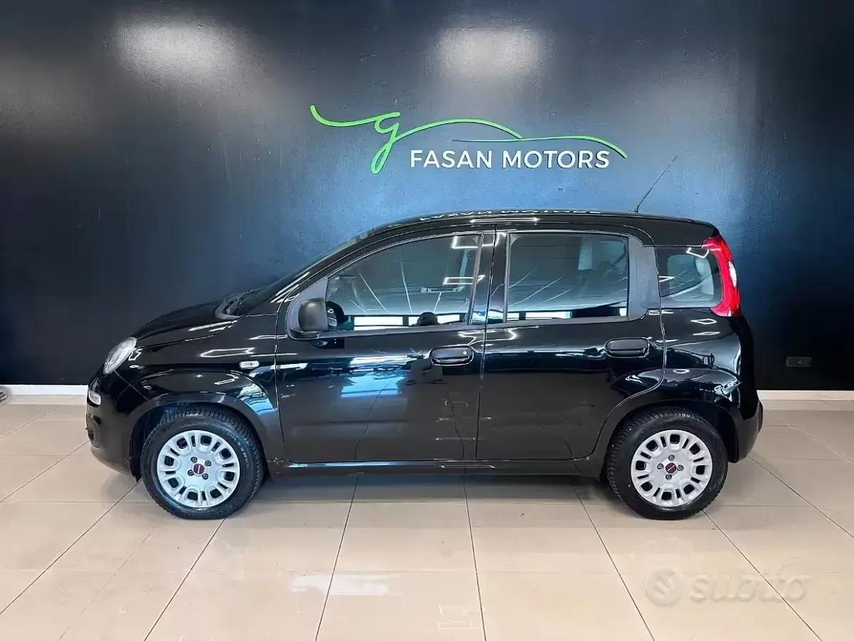Usata Fiat Panda Lounge 69 CV (50 kW) 2019 Nero Utilitaria