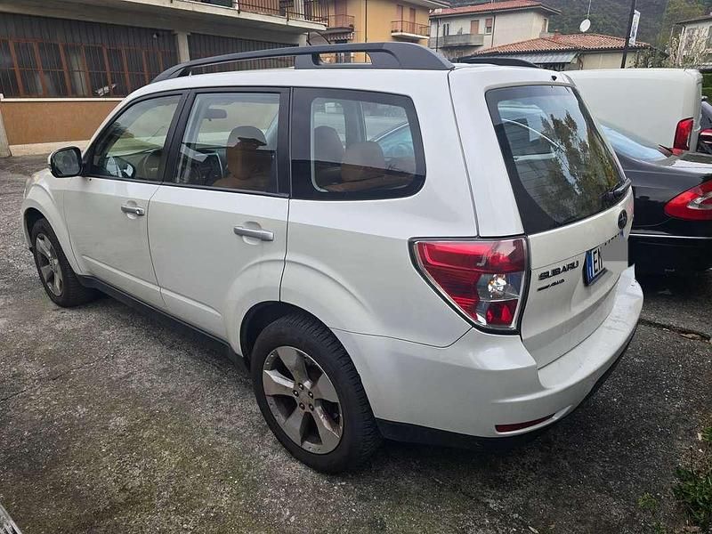 Usata Subaru Forester Exclusive+ 147 CV (108 kW) 2012 Bianco SUV