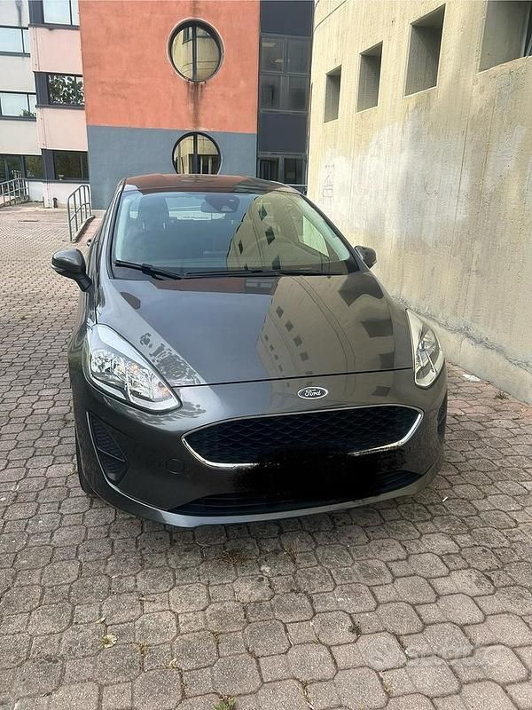 Usata Ford Fiesta 95 CV (69 kW) 2018 Grigio Utilitaria
