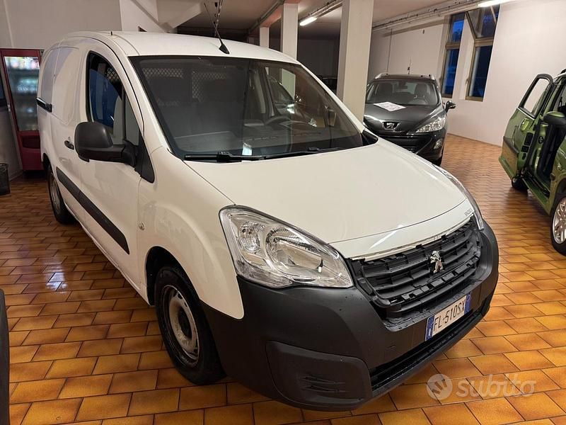 Usata Peugeot Partner 102 CV (75 kW) 2017 Bianco Monovolume