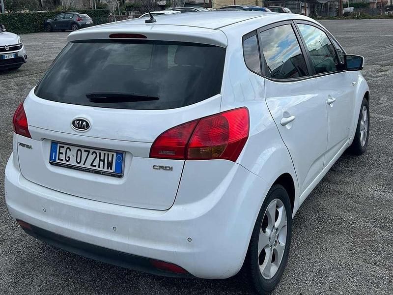 Usata Kia Venga Active 90 CV (66 kW) 2011 Bianco Utilitaria
