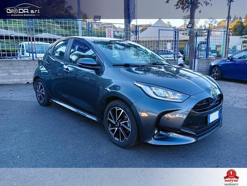 Usata Toyota Yaris Hybrid 92 CV (67 kW) 2022 Grigio Berlina